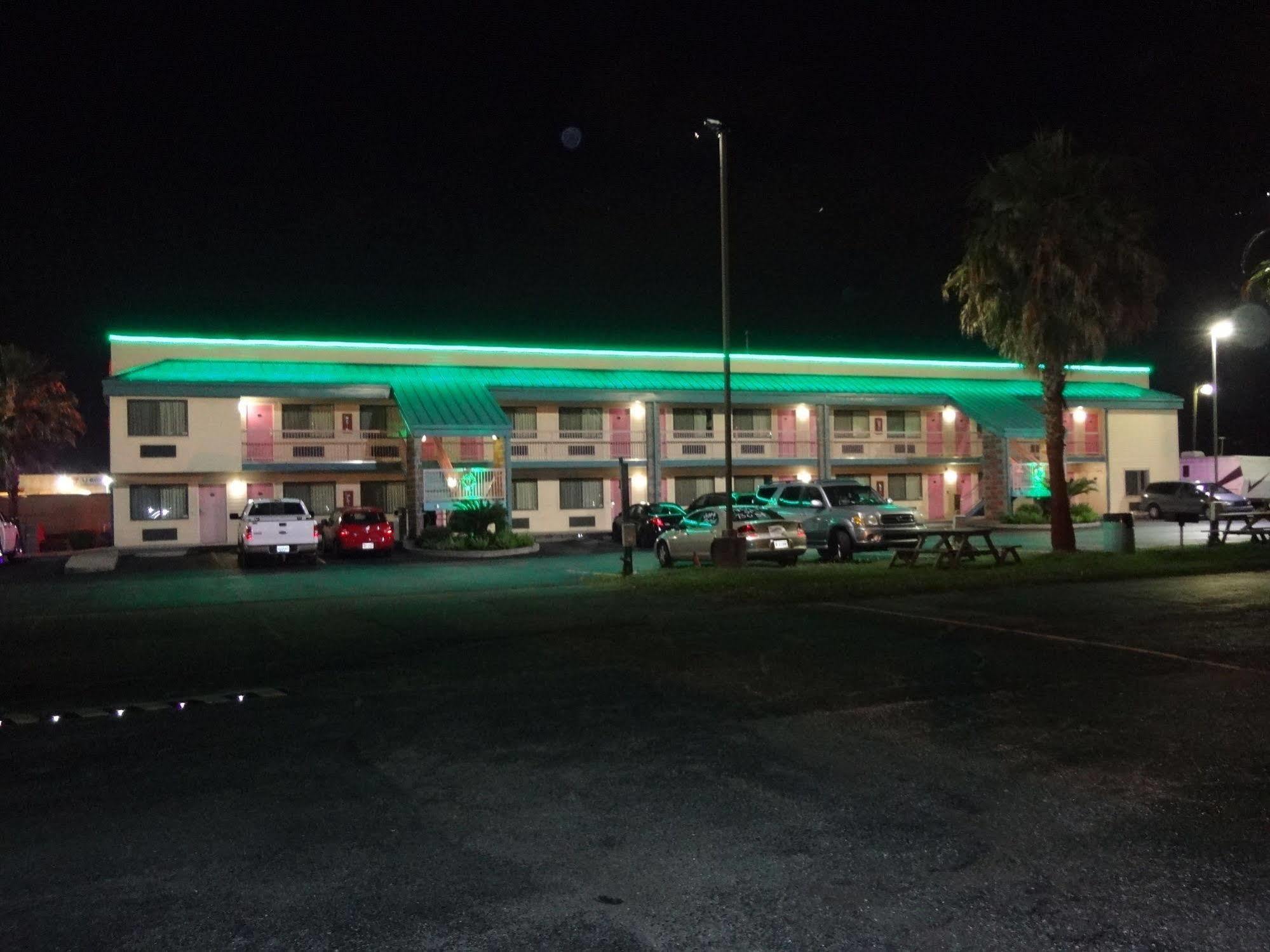 Nola Inn & Suites New Orleans Exterior foto
